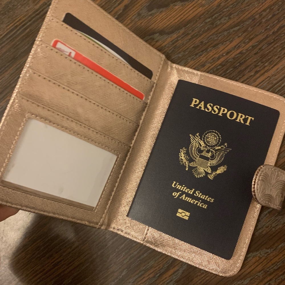 In love with this passport case!